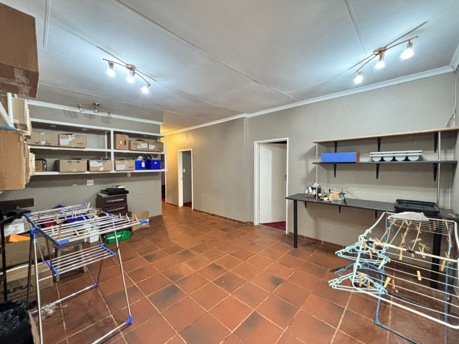 5 Bedroom Property for Sale in Flamwood North West